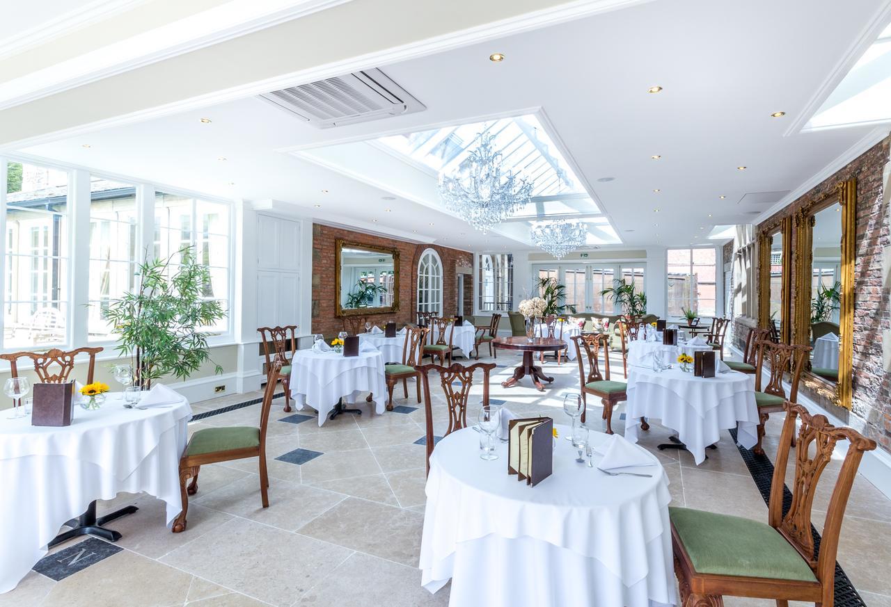 Goldsborough Hall Нерсборо Экстерьер фото