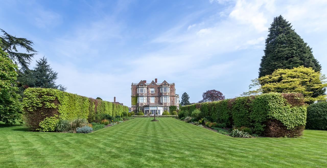 Goldsborough Hall Нерсборо Экстерьер фото