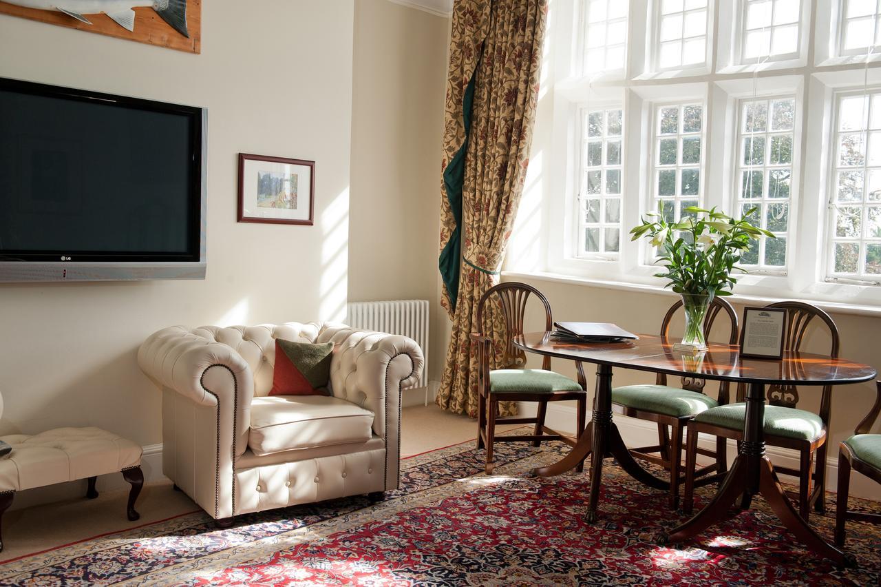 Goldsborough Hall Нерсборо Экстерьер фото