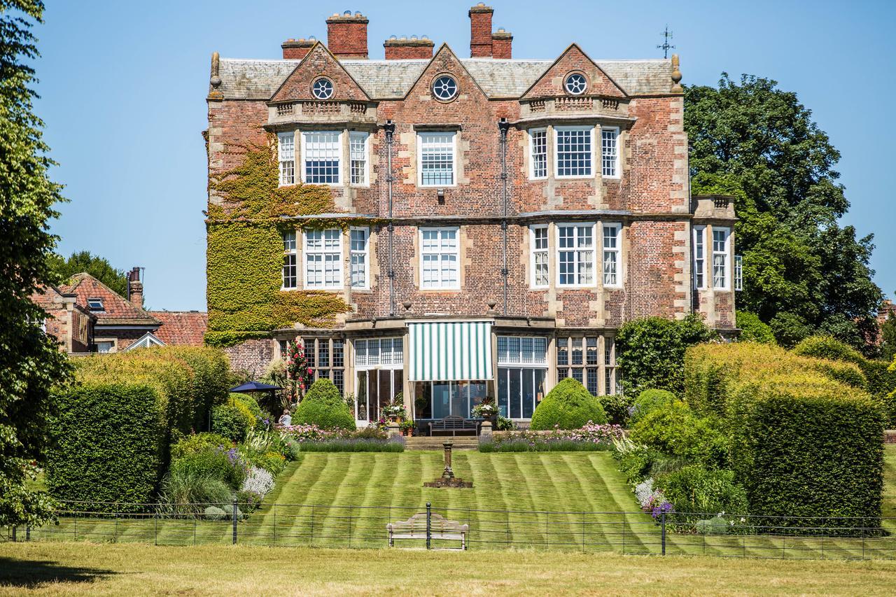 Goldsborough Hall Нерсборо Экстерьер фото