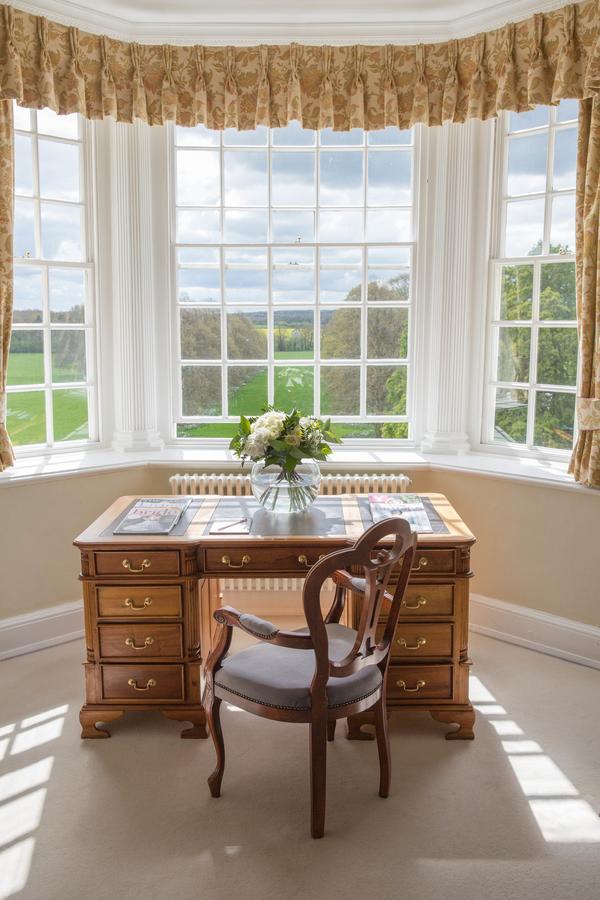 Goldsborough Hall Нерсборо Экстерьер фото