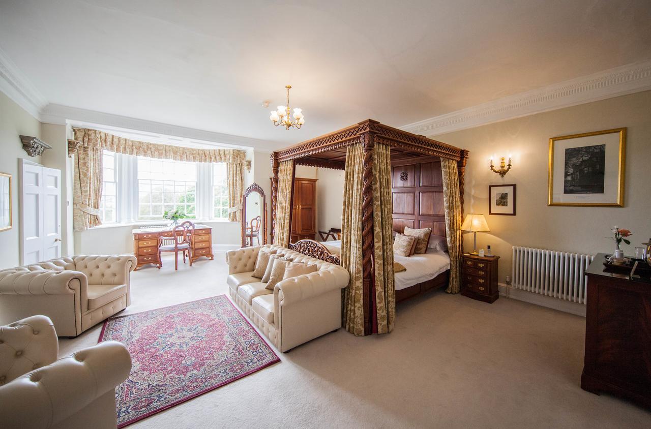 Goldsborough Hall Нерсборо Экстерьер фото